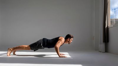 11 PT-approved bodyweight exercises that will help you build muscle at home