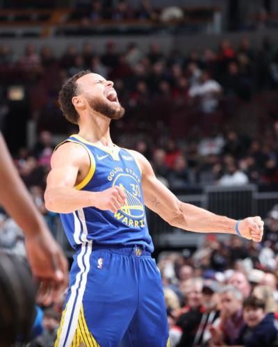 Steph Curry Dominating With Impressive Performance On Basketball Court
