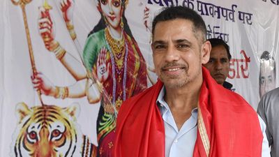 ‘Entire country wants me to get into active politics’: Robert Vadra on contesting elections from Amethi