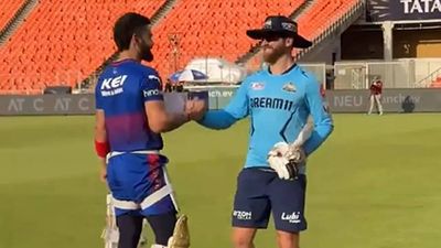 WATCH: Nostalgia! Old friends Virat Kohli and Kane Williamson's reunion ahead of GT vs RCB clash