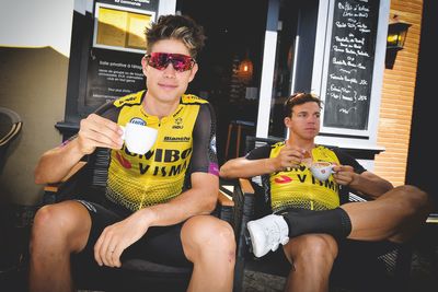 Why do coffee and cycling go together so well? An investigation