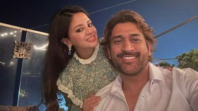 'Baby is on the way': Bua-to-be Sakshi Dhoni urges Chennai Super Kings to finish match fast