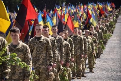 Ukraine Withdraws From Villages In East, Zelenskiy Seeks Weapons