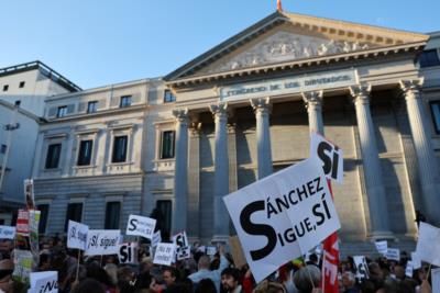 Supporters Rally In Madrid To Urge PM Not To Quit
