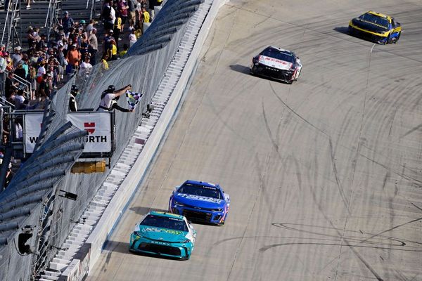 Larson "couldn't really do anything" to pass Hamlin at Dover