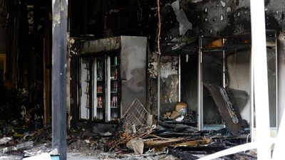 Kids paid $500 to set shop alight in Vic's tobacco wars
