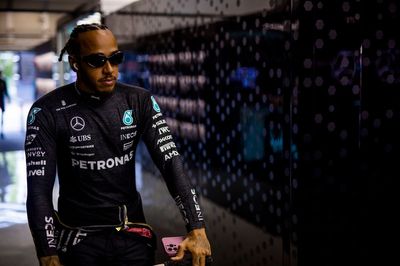 Wolff trusts Hamilton to remain "a pro" despite Mercedes F1 hardship