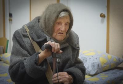 98-Year-Old Woman Escapes Russian-Occupied Territory Alone