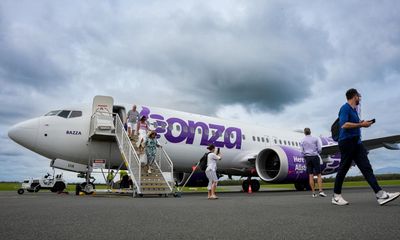 Bonza enters voluntary administration after abruptly cancelling all flights across Australia