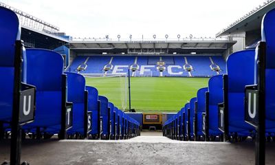 Everton call in insolvency advisers amid fresh doubt over 777 takeover