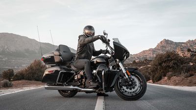 The Mitt 808 Traveler Is A Harley Road Glide If You Squint Hard Enough