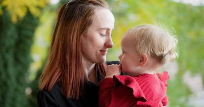 Mum feels like she needs to 'fight' to breastfeed. New study says that's bad for the planet