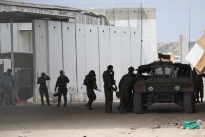 Israel Allows Trucks Into Gaza From Reopened Erez Crossing