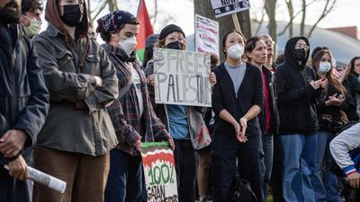 Police crack down on US campus protests as tensions over Gaza war simmer