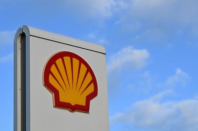 Shell Logs 'Strong' Quarter As Earnings Fall But Top Expectations