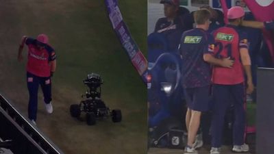 Injury blow for Rajasthan Royals! Dhruv Jurel limps off the field - WATCH
