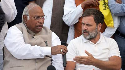 Kharge meets Rahul as suspense over Amethi, Rae Bareli candidates continues