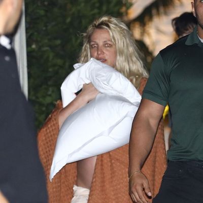 Britney Spears Slams Paramedics Amid Chateau Marmont Chaos