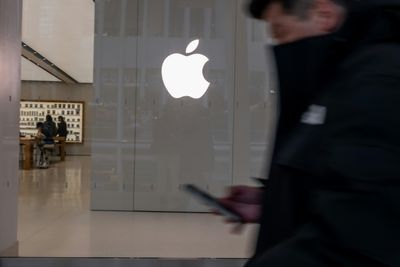 Apple Profit Ebbs As iPhone Sales Under Pressure