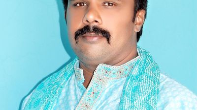 Three injured in stone-throwing in Surpur