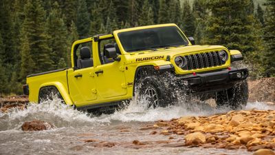 The Jeep Gladiator Is Finally Getting a 4xe Hybrid Powertrain