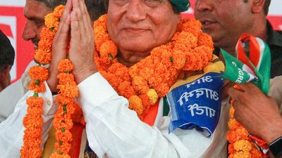 Raj Babbar attacks opponents over ‘outsider’ jibe; says he spent his childhood in Gurgaon