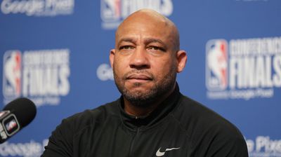 Lakers have fired Darvin Ham and his staff