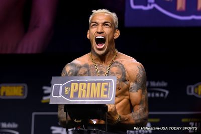 Charles Oliveira willing to be backup for Conor McGregor vs. Michael Chandler – under one condition