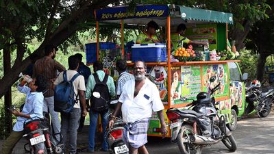 Fruit sellers and juice shops do brisk business in scorching summer in Tiruchi