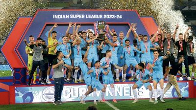 ISL FINAL | Mumbai City regains crown with emphatic win over Mohun Bagan SG