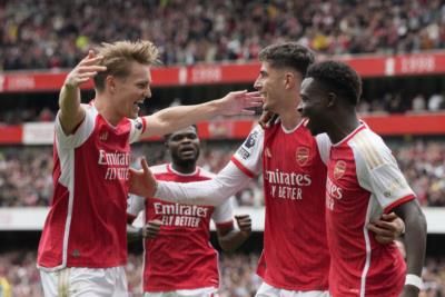 Arsenal Leads Premier League Title Race With Fourth Straight Win