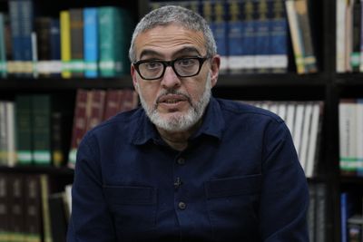 Palestinian doctor Ghassan Abu-Sitta denied entry into France