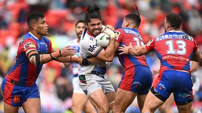 Warriors' slump continues as Knights claim tight win