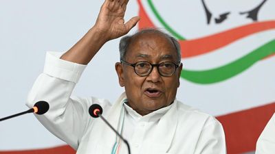 ‘These are not the real issues’: Digvijaya Singh slams the BJP discussing mangalsutra, machhli, and Muslims