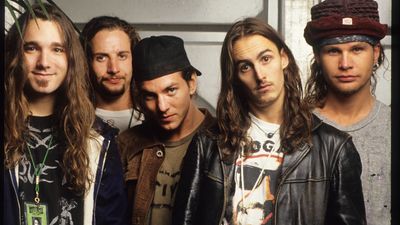 “Let’s play a little Soundgarden…”: hear a recording of Pearl Jam’s first ever UK show