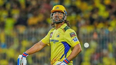 '100-200 zyada lelo par next IPL...': Fan's special request for CSK legend MS Dhoni