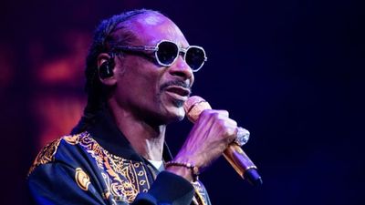 Snoop Dogg's Brand Gin & Juice Named Sponsor of Arizona Bowl