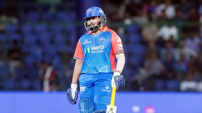 'Upar utha': Riyan Parag carries Prithvi Shaw on his back - WATCH