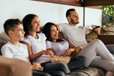 Survey: Pay TV Penetration Falls to 40% in U.S. Hispanic Homes