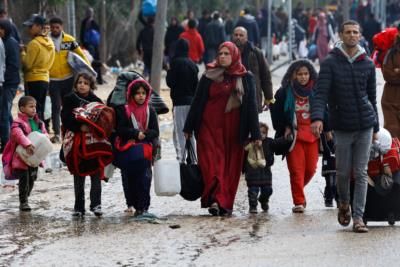 Palestinians Flee Eastern Rafah Amid Israeli Attacks