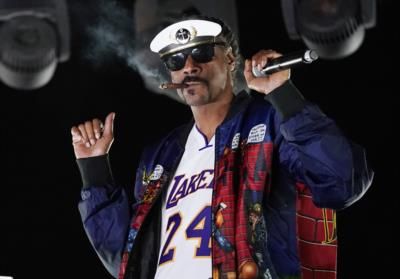 Snoop Dogg Partners With Gin & Juice For Arizona Bowl