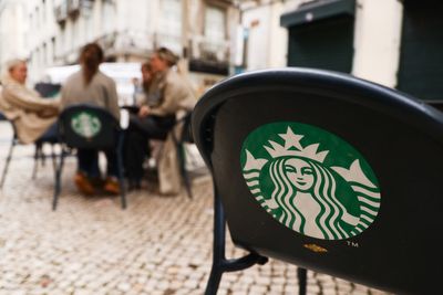 Ex-Starbucks exec delivers blunt advice to coffee giant
