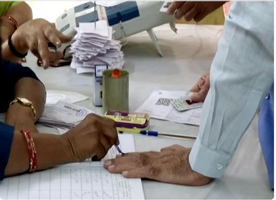 Voting begins for 93 seats in third phase of Lok Sabha elections