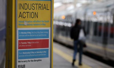 Train strikes to halt most trains in south-east England on Tuesday