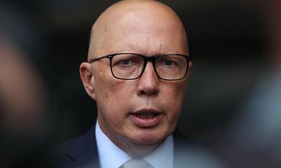 Coalition urges amendments to deportation bill as Labor accused of trying ‘to outflank Dutton to the right’