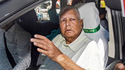 Modi and Lalu Prasad spar over the issue of reservations for Muslims