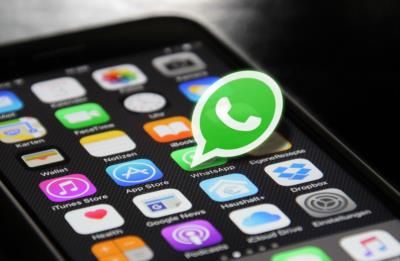 Whatsapp's Iphone Update Introduces Controversial Color Changes And Design Overhaul