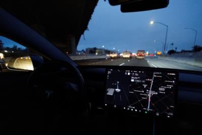 US Investigates Tesla Autopilot Recall