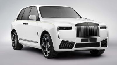 The New Rolls-Royce Cullinan Looks Like a Stormtrooper