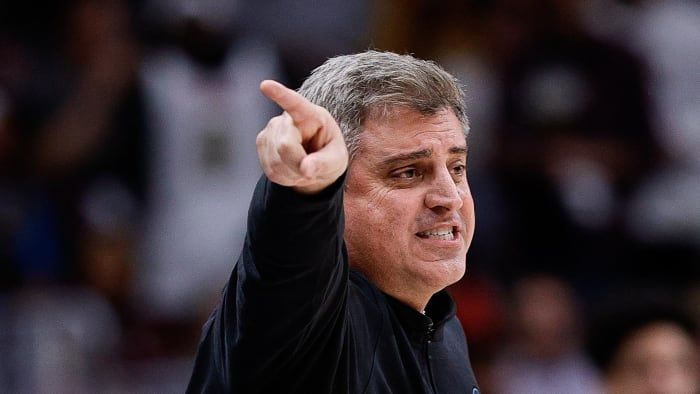 Sports Illustrated - Timberwolves' Chris Finch Rips…